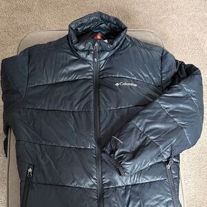 Columbia Men's black Puffer Jacket size L model 650TD